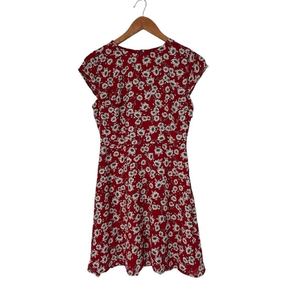 Sadie & Sage red floral dress button open back, S